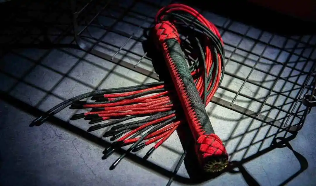 西檬之家-BDSM新手必读：揭秘Brat属性与SSC安全原则